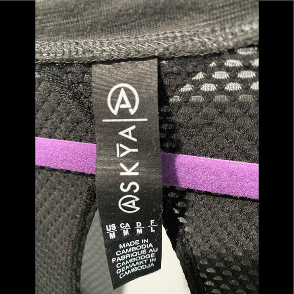 Activewear Top - Picture 3 of 3